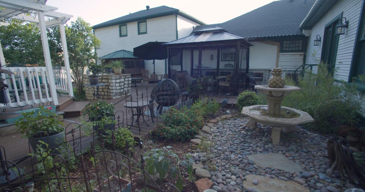 Gardens Bed and breakfast 2*