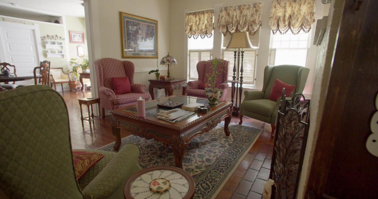 Gardens Bed and breakfast 2*