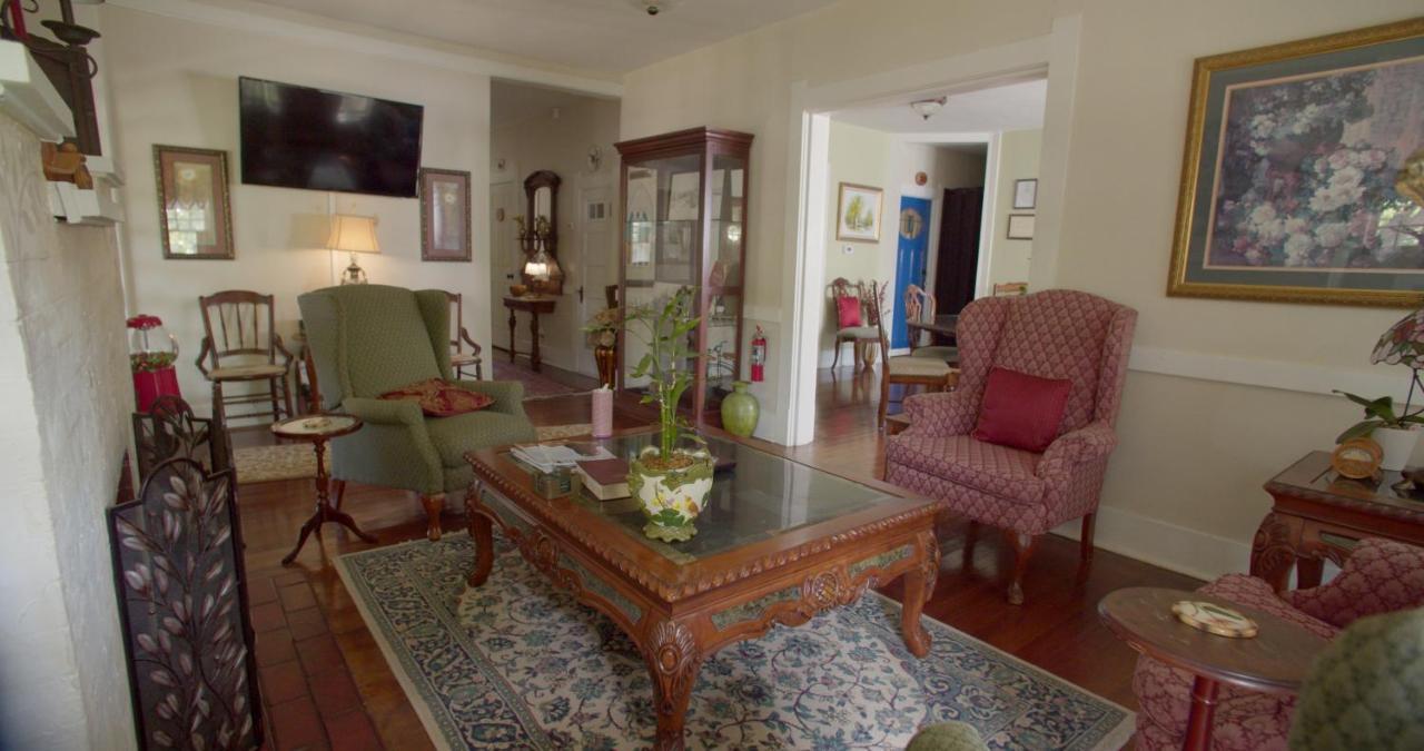 Bed & Breakfast Gardens 2*