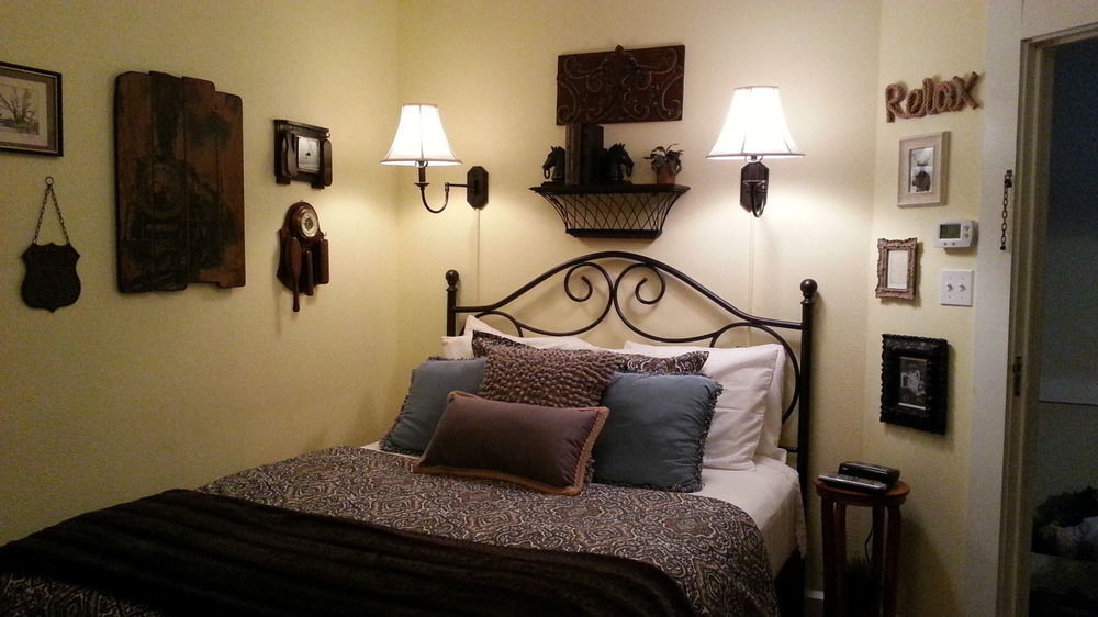 Bed & Breakfast Gardens Granbury